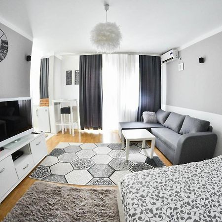 Madea Apartment 35 Novi Sad Exterior foto
